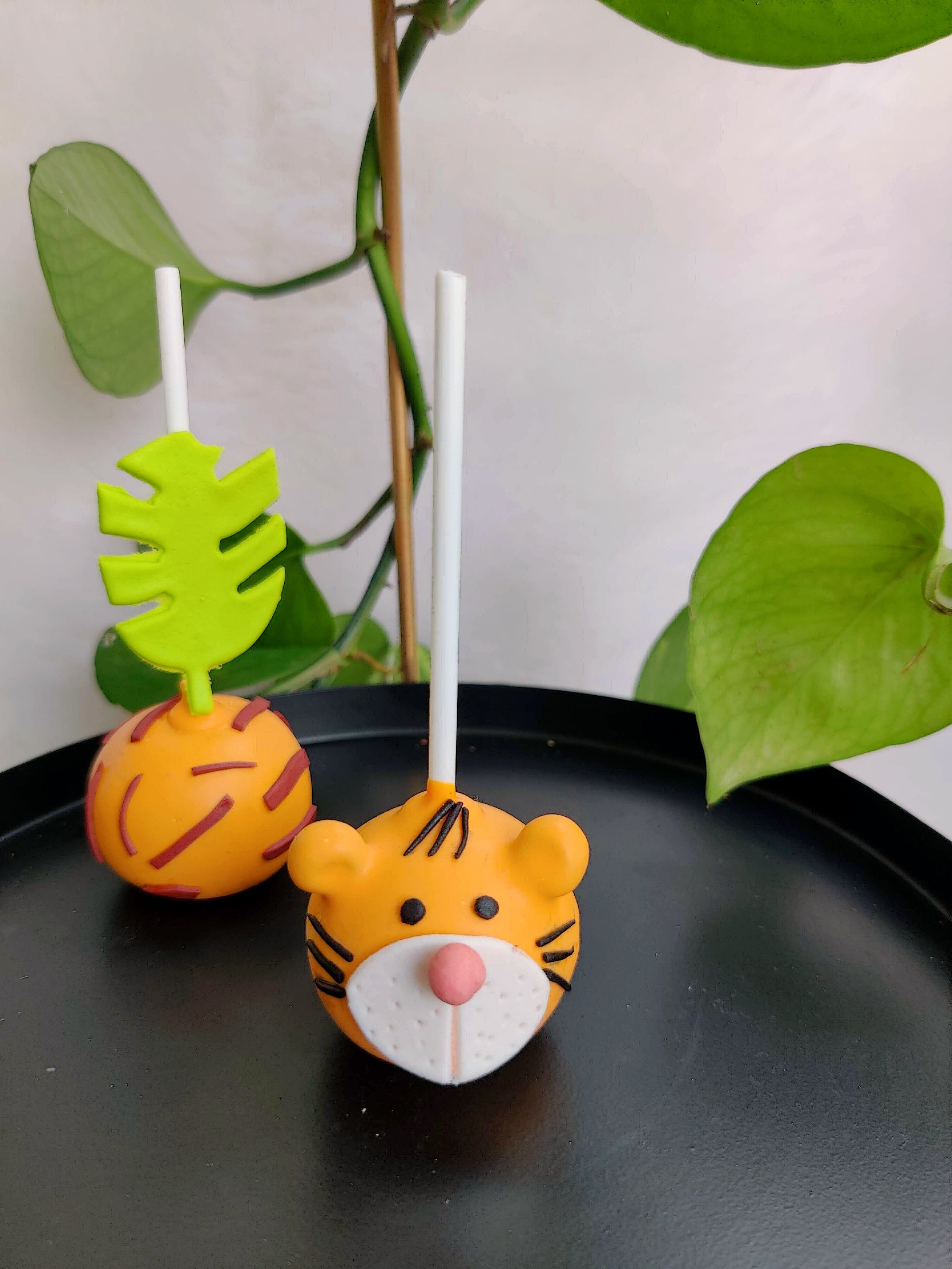 Jungle Animal Theme Cake Pops